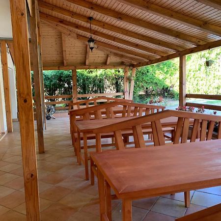 Domacinstvo Bakic Guest House Irig Ngoại thất bức ảnh