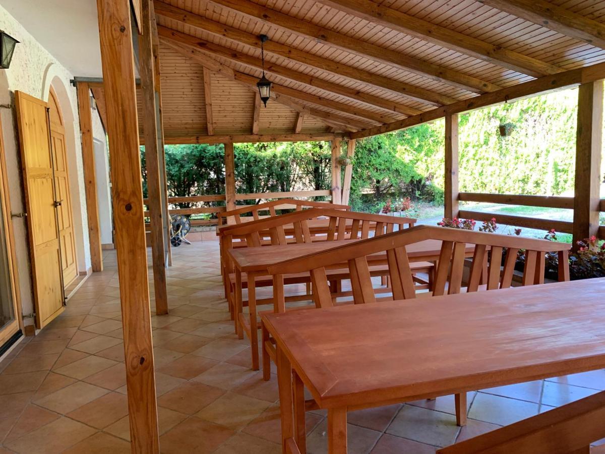 Domacinstvo Bakic Guest House Irig Ngoại thất bức ảnh